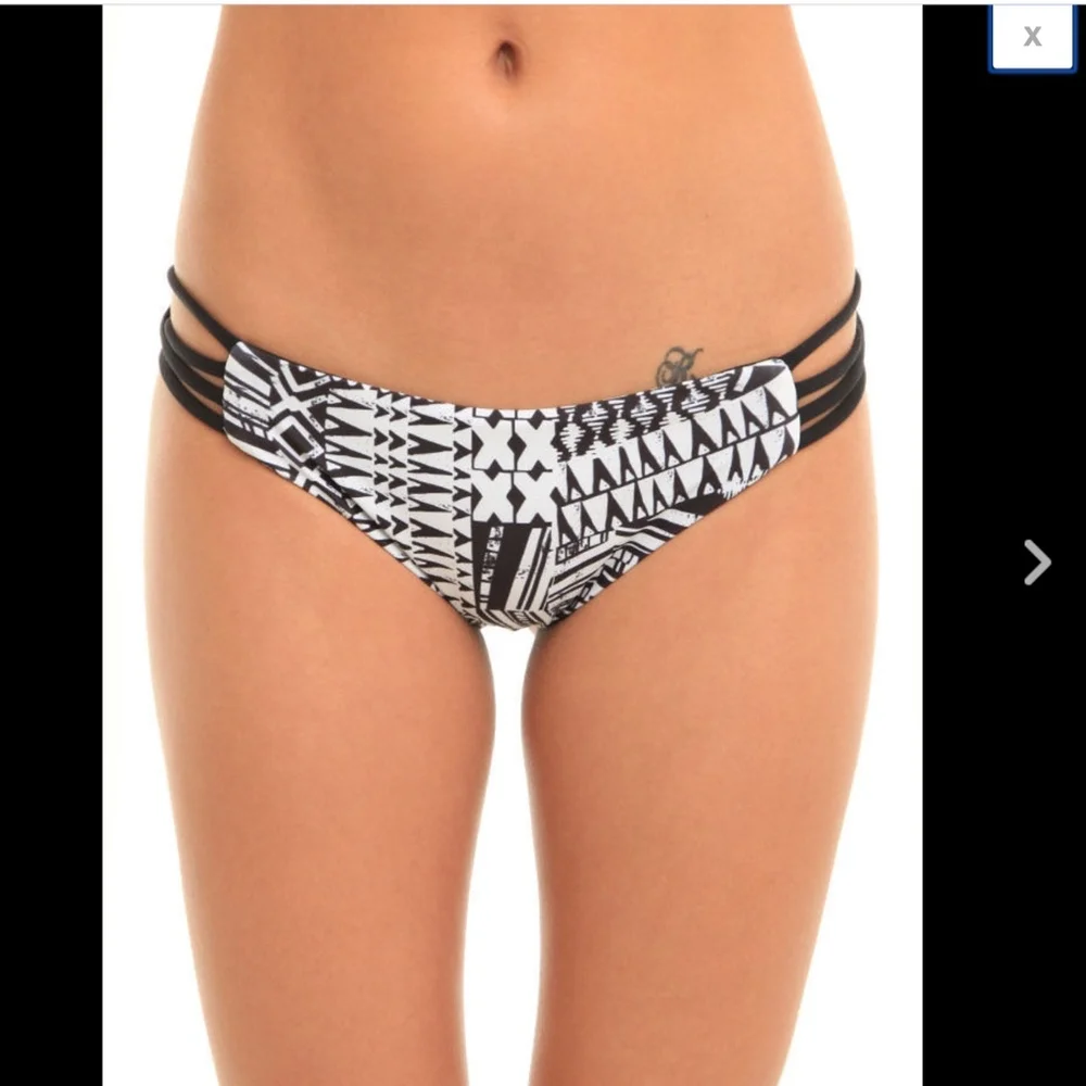 NWT 2PC L Space Ivory Coast Chloe Wrap‎ Top + Low Down Bikini Bottom - Large - Picture 2 of 8